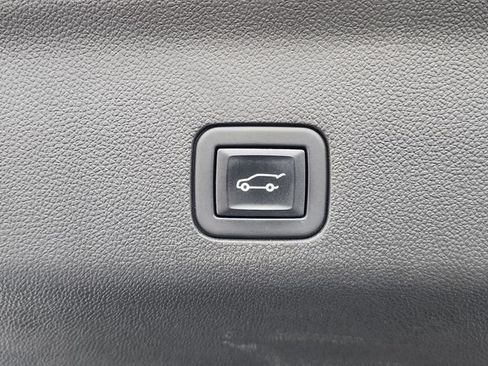 Used 2023 Chevrolet Tahoe High Country RWD image 23