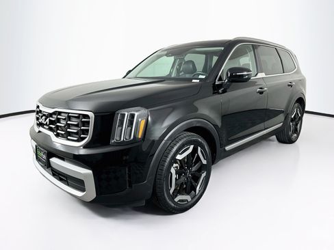 Used 2025 Kia Telluride S FWD image 3
