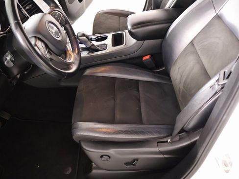 Used 2020 Jeep Grand Cherokee Altitude image 12