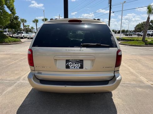 Used 2002 Dodge Caravan Sport FWD image 4