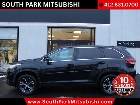 Used 2019 Toyota Highlander LE image 1