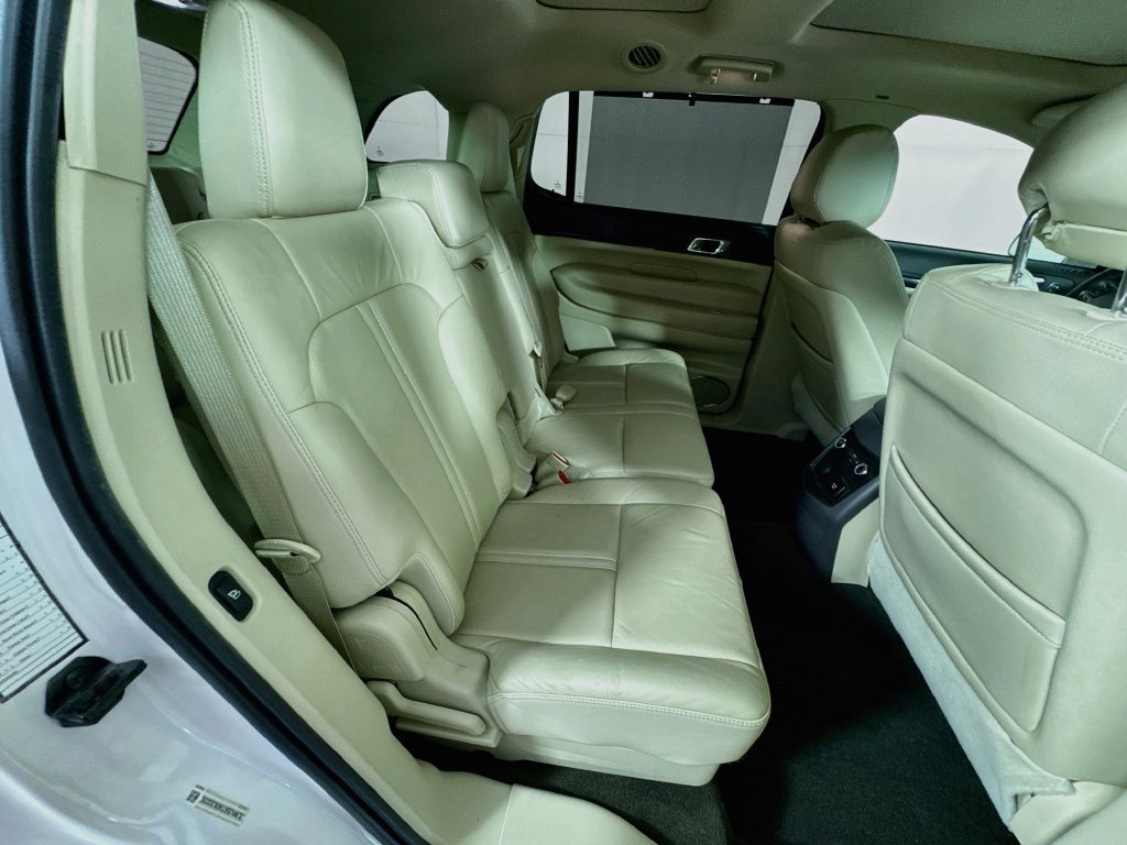 Used 2019 Lincoln MKT AWD image 35