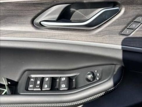 New 2025 Jeep Grand Cherokee Limited w/ Black Appearance Package image 35