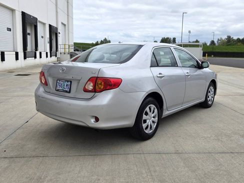 Used 2010 Toyota Corolla LE FWD image 5