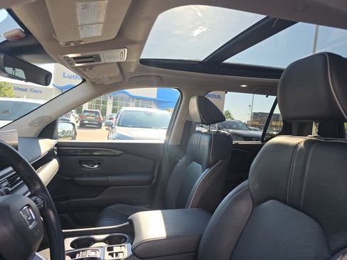 Used 2025 Honda Pilot Elite image 10