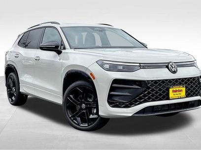 New 2025 Volkswagen Tiguan SE R-Line