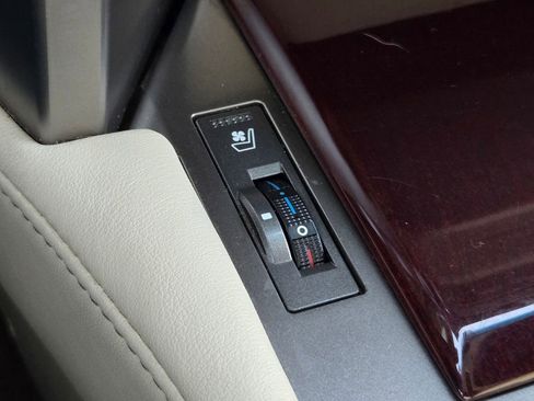 Used 2016 Lexus GX 460 Luxury w/ Preferred Accessory Package image 21