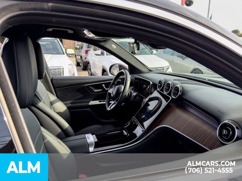 Used 2025 Mercedes-Benz GLC 350e 4MATIC image 23