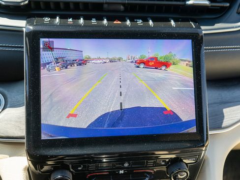 Used 2023 Jeep Grand Cherokee L Limited w/ Trailer Tow Group (B) AWD/4WD image 19