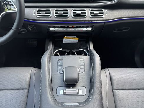 Certified 2025 Mercedes-Benz GLS 450 4MATIC image 25