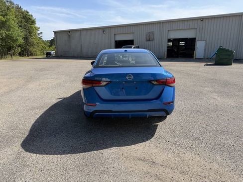 Used 2025 Nissan Sentra SV image 6