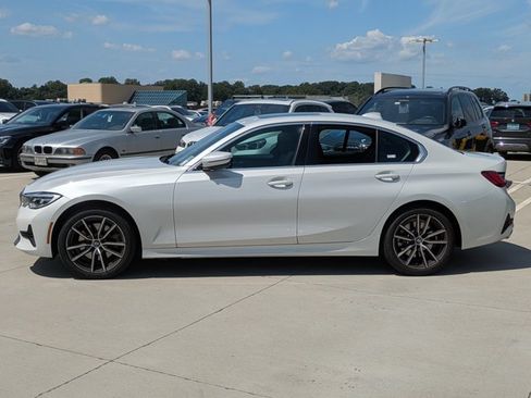 Used 2022 BMW 330i xDrive Sedan w/ Premium Package 2 AWD/4WD image 8