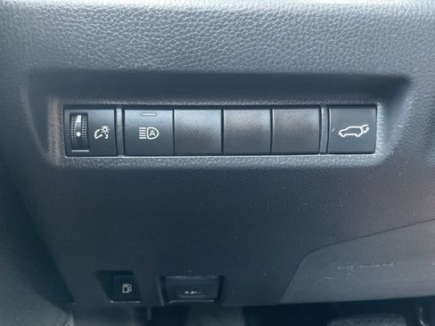 Used 2021 Toyota RAV4 XLE Premium AWD/4WD image 37