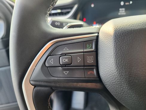 Used 2025 Jeep Grand Cherokee Laredo X image 30