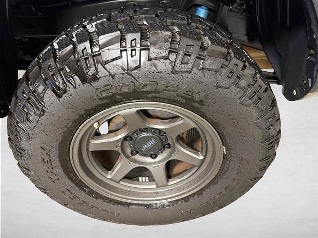 Used 2017 Toyota Tacoma TRD Off-Road w/ Tow Package RWD image 17