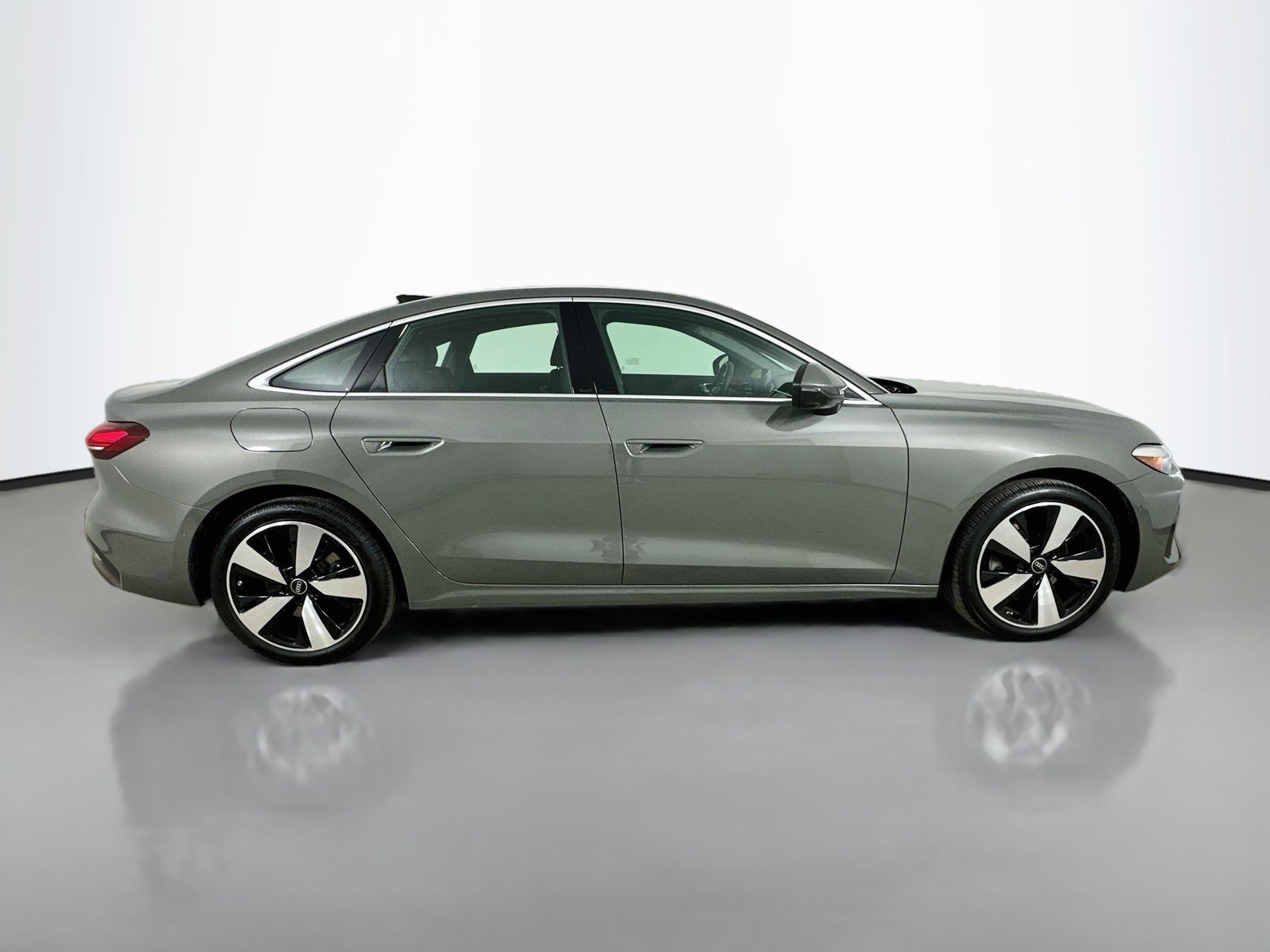 Used 2025 Audi A5 Premium w/ Convenience Package AWD/4WD image 4
