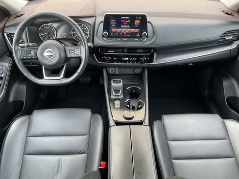 Used 2022 Nissan Rogue SV w/ SV Premium Package image 17