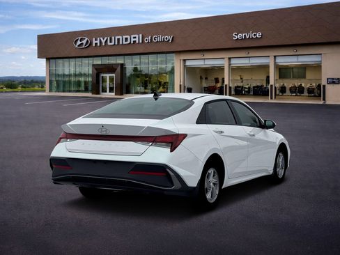 New 2026 Hyundai Elantra SE FWD image 7