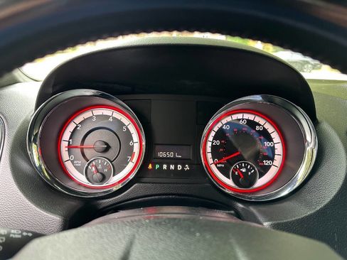 Used 2019 Dodge Grand Caravan SXT image 9