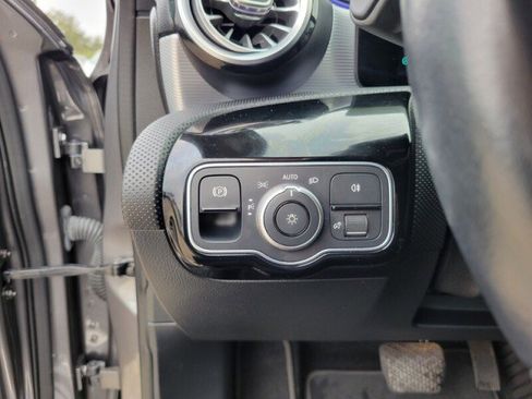 Used 2021 Mercedes-Benz A 220 image 18