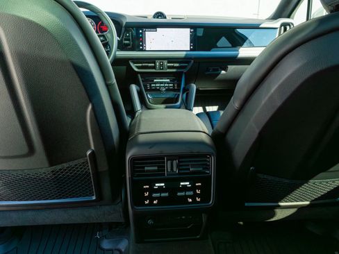 Used 2025 Porsche Cayenne Sport Utility 4D image 55