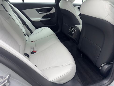 Used 2025 Mercedes-Benz C 300 Sedan image 37