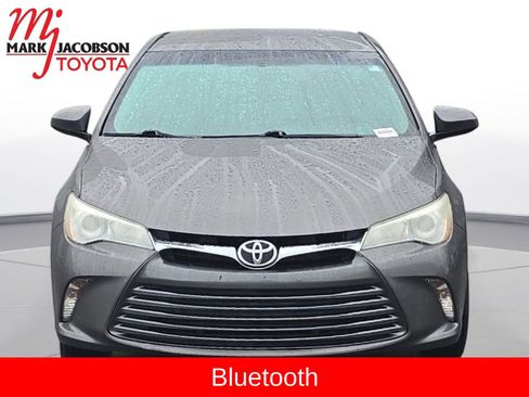 Used 2017 Toyota Camry LE image 2