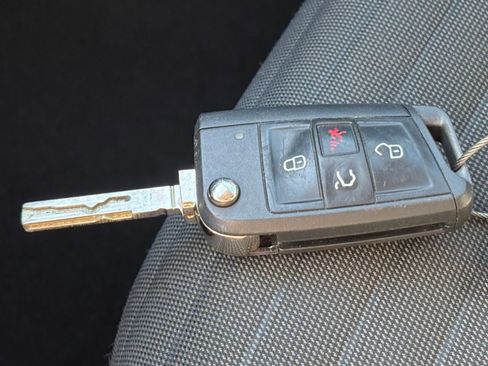 Used 2025 Volkswagen Jetta S image 21