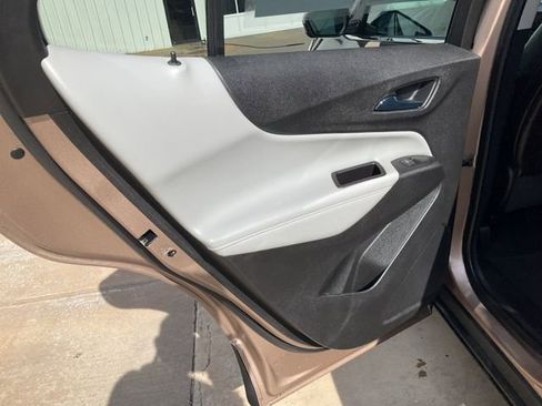 Used 2018 Chevrolet Equinox Premier image 25