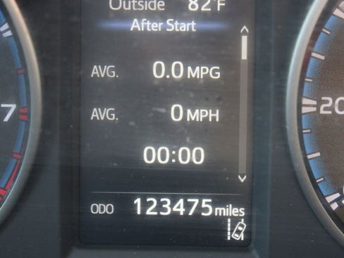Used 2018 Toyota RAV4 LE w/ All Weather Liner Package FWD image 28