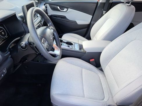Used 2023 Hyundai Kona SE w/ Cargo Package image 12
