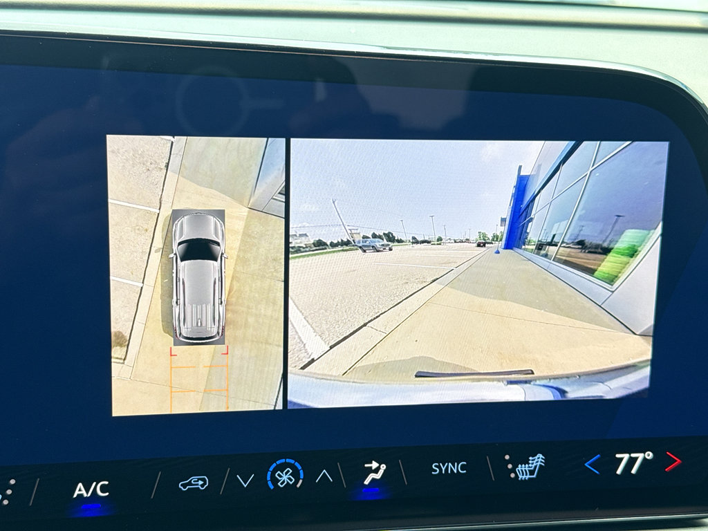 New 2026 Chevrolet Traverse LT w/ Driver Confidence Package FWD image 26