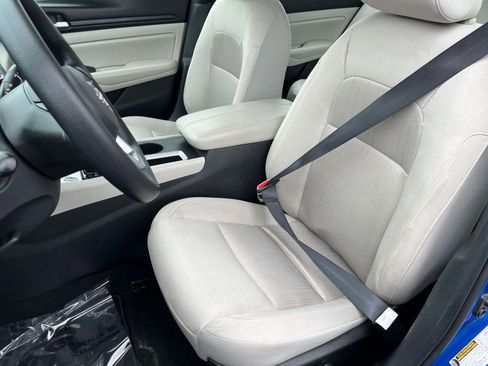 Used 2025 Nissan Altima 2.5 SV image 33