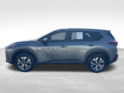 Used 2022 Nissan Rogue SV FWD image 2
