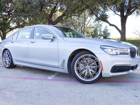 Used 2019 BMW 740i w/ Executive Package image 1