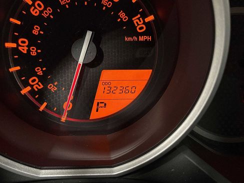 Used 2013 Toyota 4Runner SR5 w/ Convenience Pkg image 19