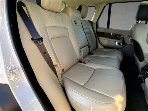 Used 2018 Land Rover Range Rover HSE image 25