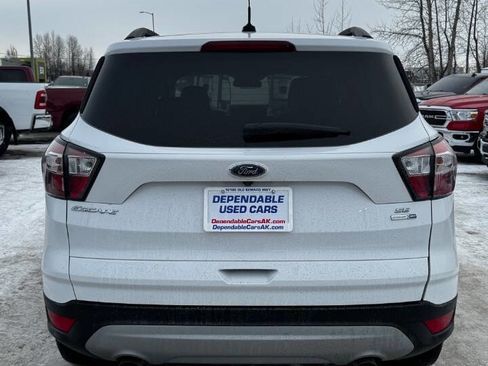 Used 2018 Ford Escape SE image 18