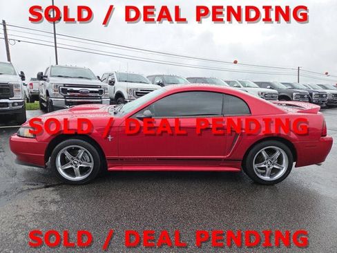 Used 2000 Ford Mustang Coupe image 3