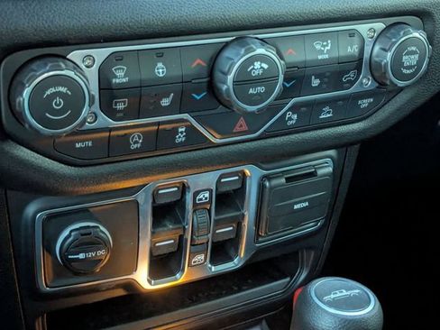 New 2026 Jeep Gladiator Sport AWD/4WD image 15