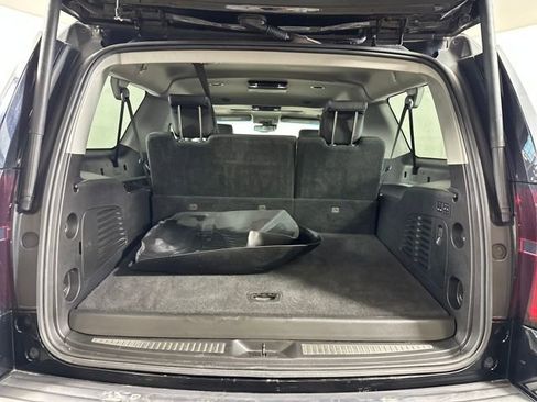Used 2018 Chevrolet Suburban LT image 43