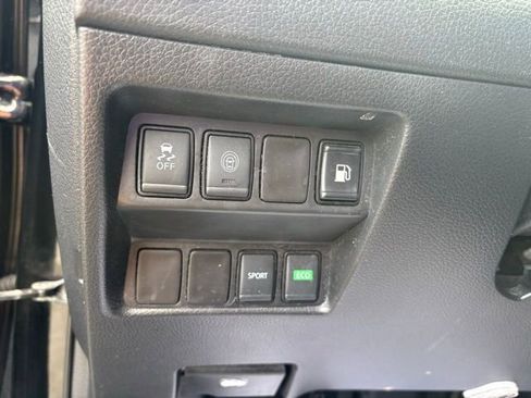 Used 2019 Nissan Rogue S FWD image 22