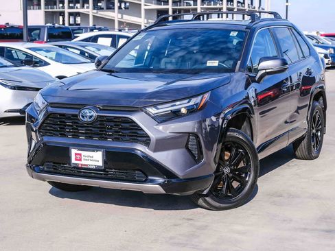 Certified 2022 Toyota RAV4 SE w/ Convenience Package AWD/4WD image 1