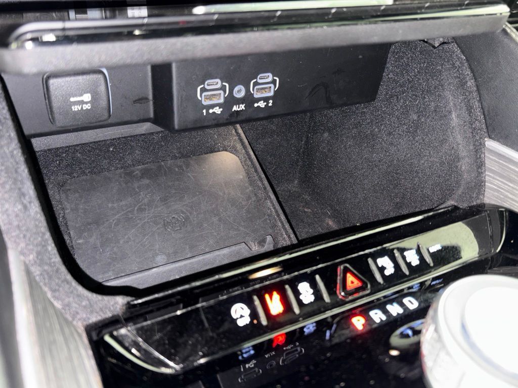 Used 2024 Jeep Wagoneer Series II w/ Flexible Seating Group RWD image 52
