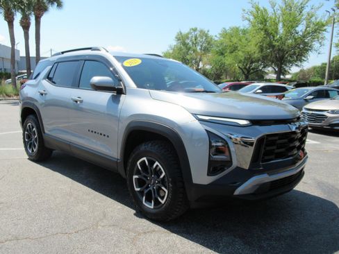 Used 2025 Chevrolet Equinox ACTIV w/ Safety and Technology Package image 4