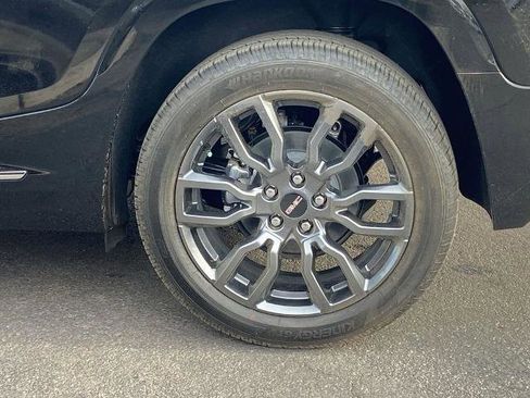 Used 2023 GMC Terrain Denali w/ Black Diamond Edition image 29