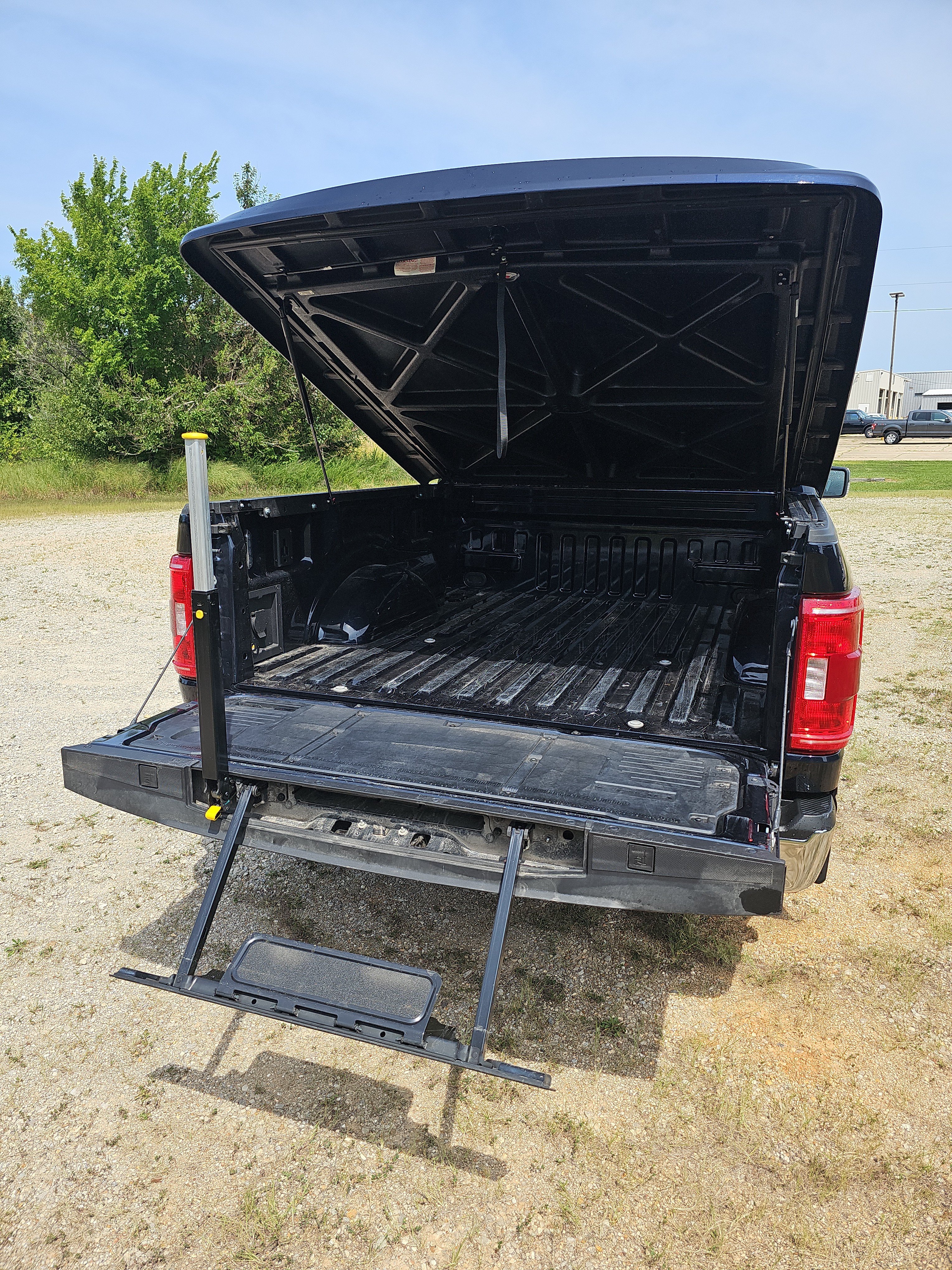 Used 2022 Ford F150 XLT w/ Equipment Group 302A High RWD image 13