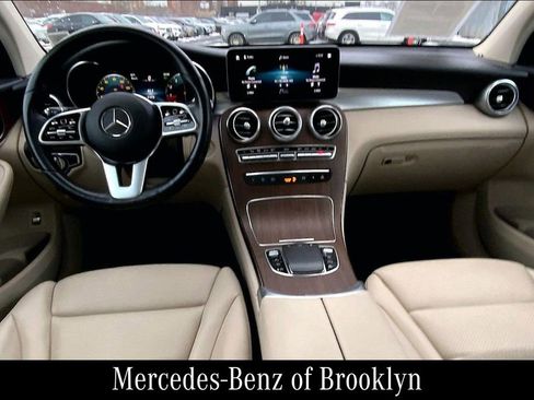 Used 2022 Mercedes-Benz GLC 300 4MATIC image 17
