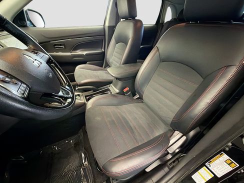 Used 2024 Mitsubishi Outlander Sport SE image 11