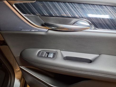 Certified 2025 Cadillac XT6 Premium Luxury image 22